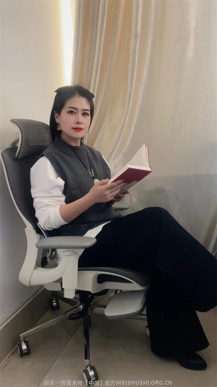 魏冷冷 国家一级美术师.jpg 魏冷冷 国家一级美术师.jpg